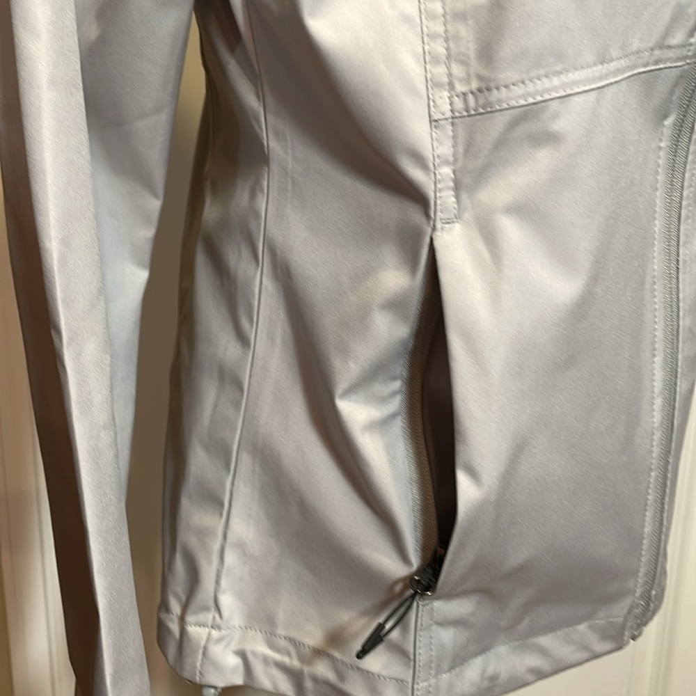 NWT Kyodan Light Gray Water Resistant Windbreaker - Picture 4 of 10